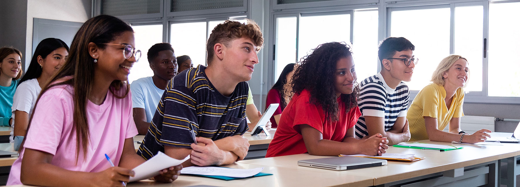 Étudiants assis en cours